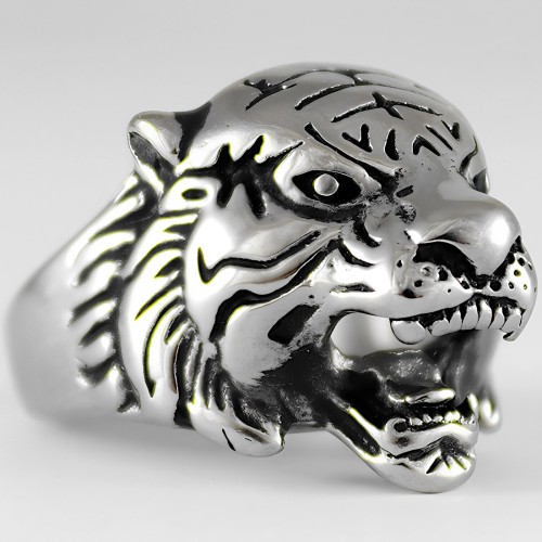 Srebrny sygnet z głową tygrysa.jpg