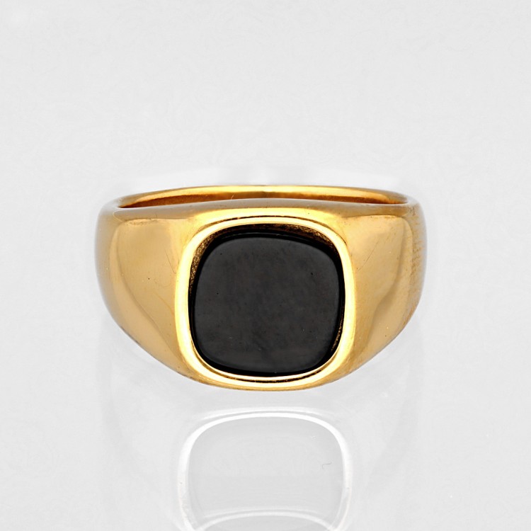 Złoty klasyczny sygnet z czarnym oczkiem.jpg