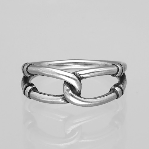 Obrączka stalowa z motywem węzła.jpg