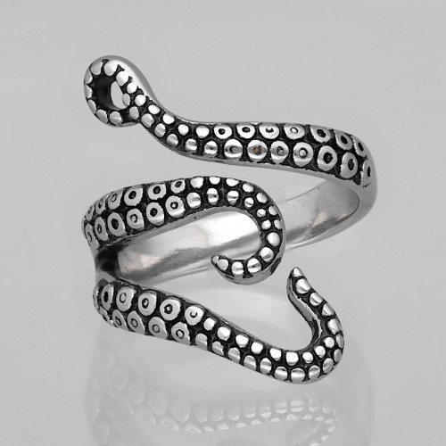 Oksydowana obrączka stalowa z motywem macek ośmiornicy.jpg