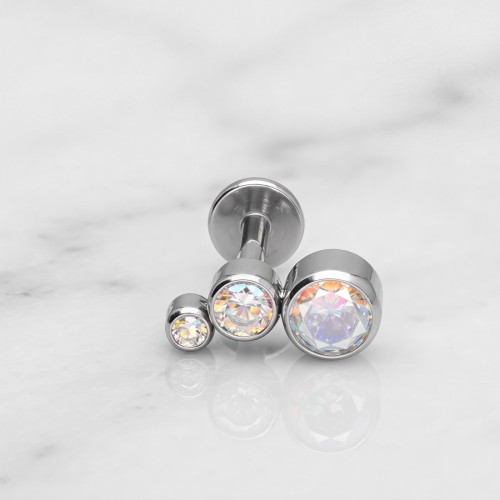 Labret tytanowy z trzema cyrkoniami AB.jpg