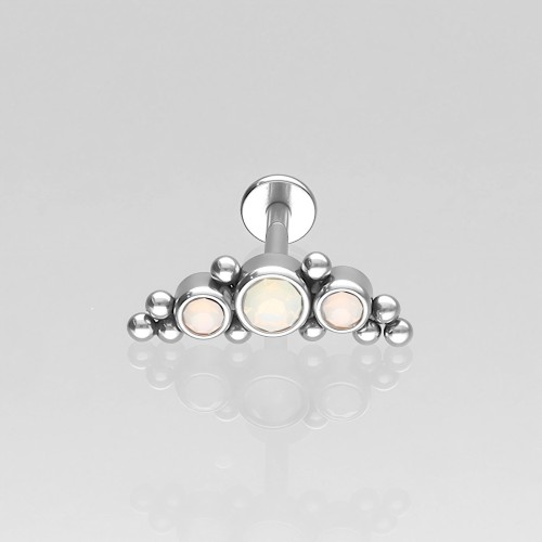 Ozdobny labret stalowy z trzema opalitami w łuku.jpg