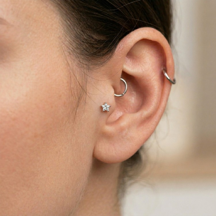 Labret z gwintem wewnętrznym ze stali szlachetnej GWIAZDKA z cyrkonii.jpg