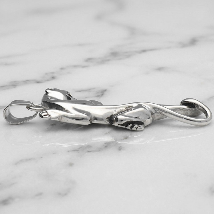 Stalowa zawieszka ze stali w kształcie pantery