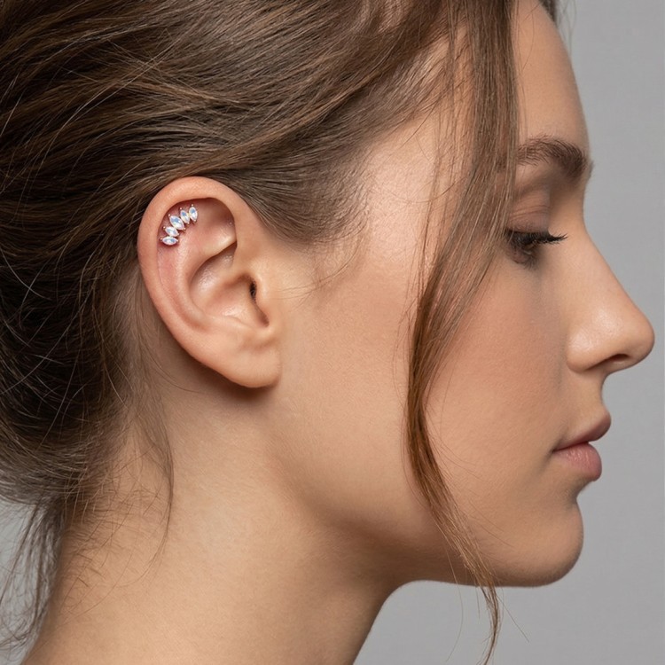 Labret ze stali szlachetnej ŁUK z cyrkonii AB o szlifie marquise.jpg