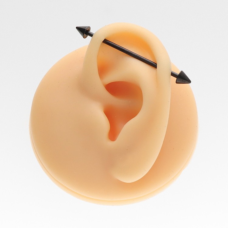 Czarna sztanga stalowa industrial z grotami .jpg