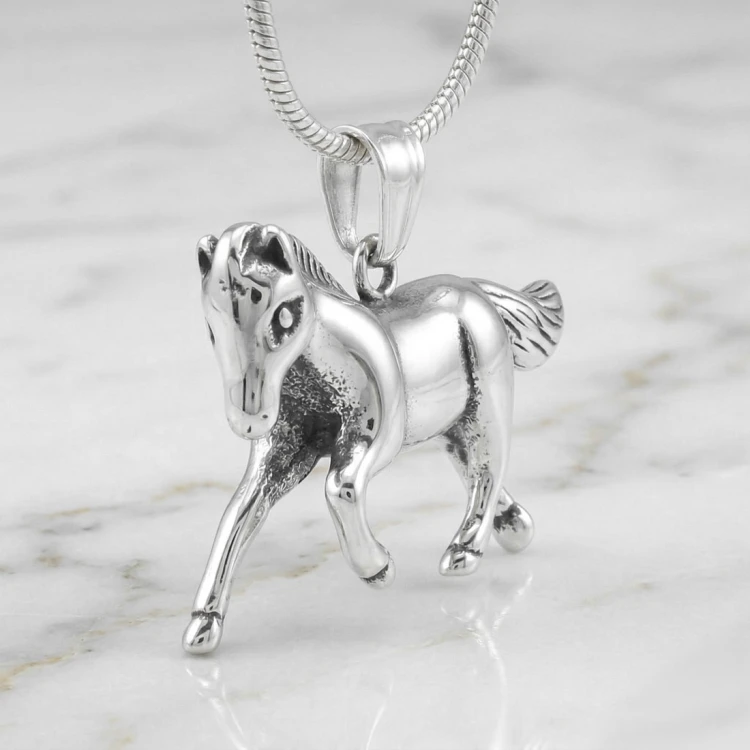 Srebrna zawieszka ze stli szlachetnej KOŃ W GALOPIE