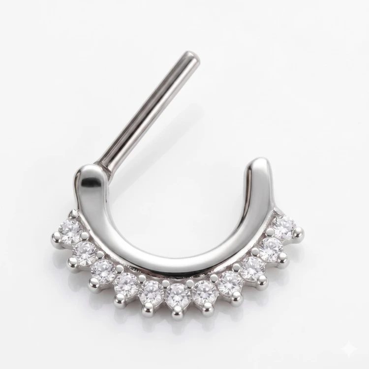 Tytanowy clicker do septum z rzędem białych cyrkonii