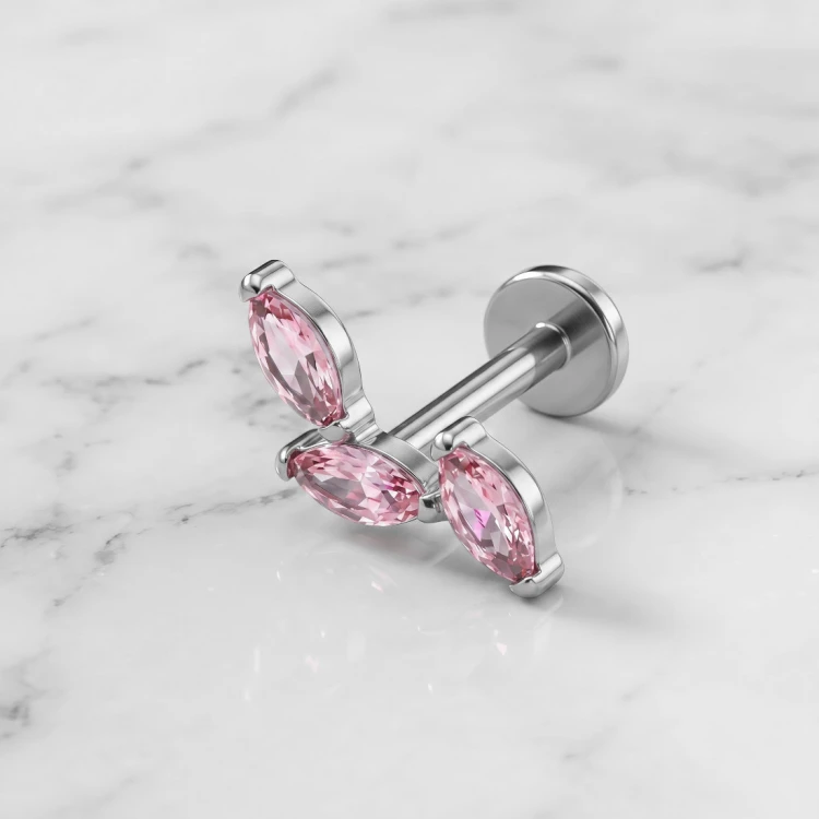 Labret tytanowy z trzema różowymi cyrkoniami marquise
