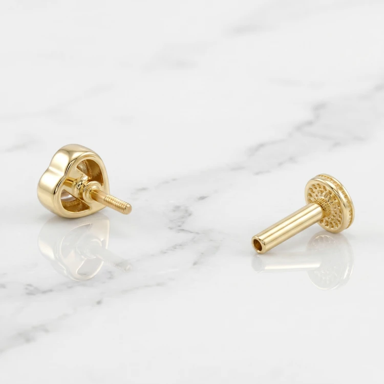 Labret ze złota 14K w kształcie serduszka z cyrkonią