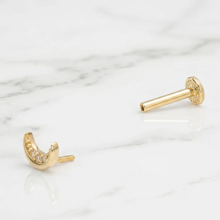 Labret ze Złota 14K z motywem półksiężyca z cyrkoniami