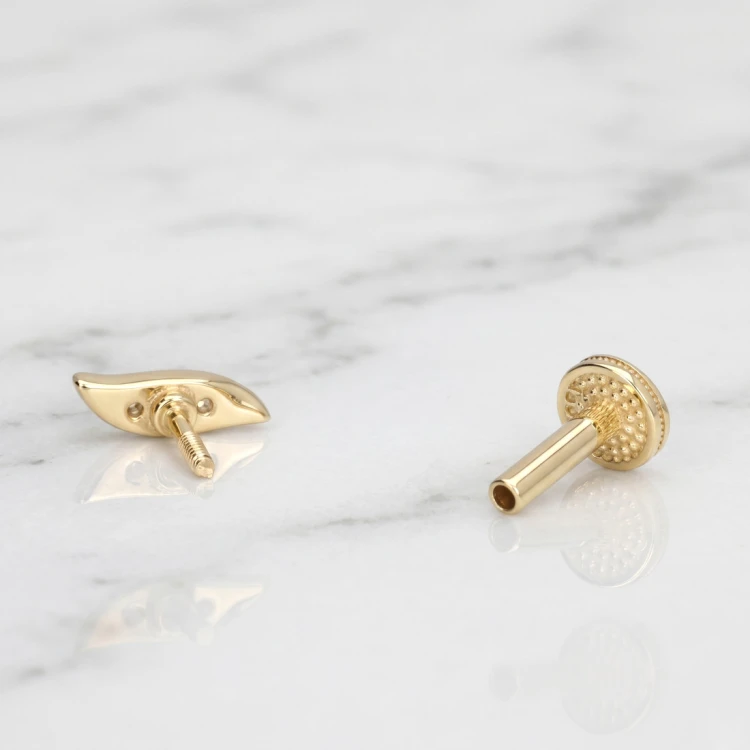 Labret ze złota 14K z trzema cyrkoniami w oprawie łódkowej