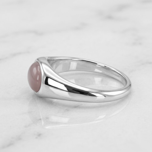 Pierścionek stalowy ze szklanym oczkiem w kolorze brudnego różu