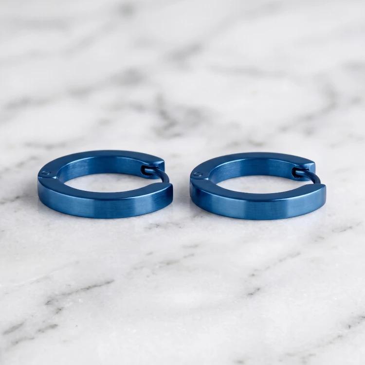 Kolczyki huggie kółka kwadrat 2mm kobaltoweb.jpg