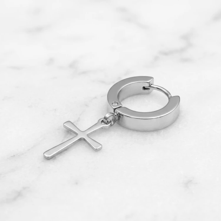 Srebrny kolczyk ze stali chirurgicznej z krzyżykiem